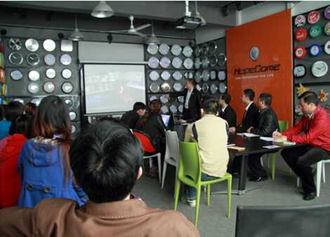 劉老師《企業(yè)6S管理》的培訓(xùn)現(xiàn)場 劉老師《企業(yè)6S管理》的培訓(xùn)現(xiàn)場