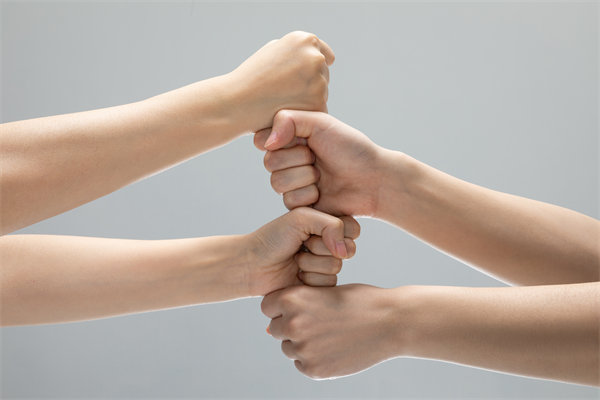 激勵(lì)與約束的協(xié)同效應(yīng):人力資源管理的新趨勢 激勵(lì)與約束的協(xié)同效應(yīng):人力資源管理的新趨勢