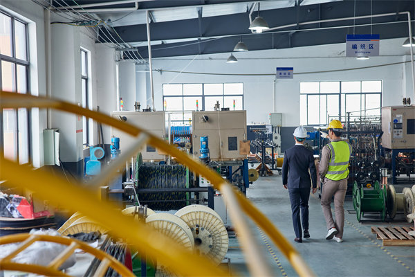 員工參與與領(lǐng)導(dǎo)力:推動精益生產(chǎn)轉(zhuǎn)型的關(guān)鍵因素 員工參與與領(lǐng)導(dǎo)力:推動精益生產(chǎn)轉(zhuǎn)型的關(guān)鍵因素